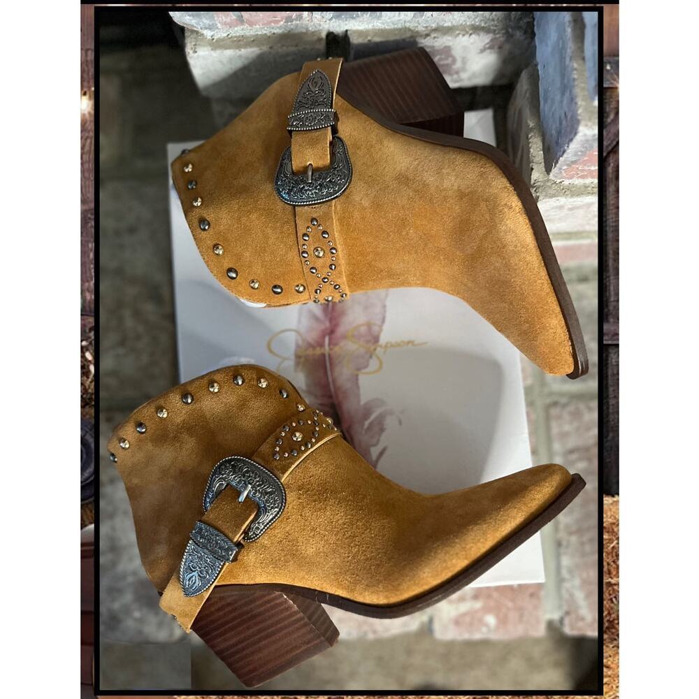 Jessica Simpson SUEDE Pivvy Western Buckle Bootie in Brown Sugar Size 9 BNIB
